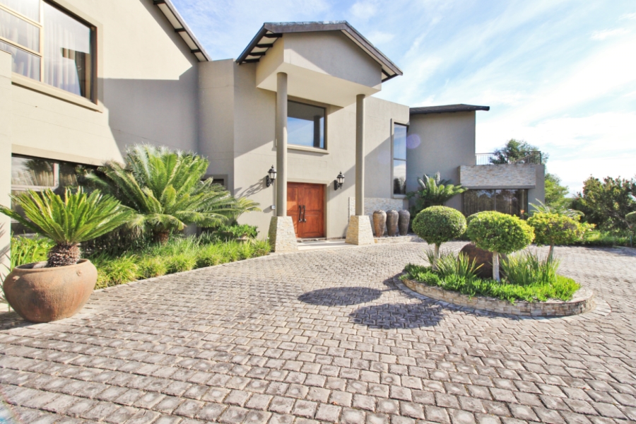 6 Bedroom Property for Sale in Simola Western Cape